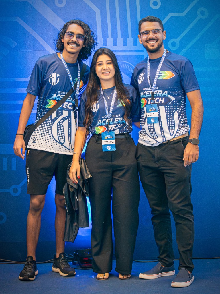 Equipe Planeta Celular — os três responsáveis da loja